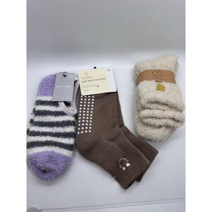 Lot Of 3 Pair Women's Size 7-9 Comfy Socks‎  All New In Package